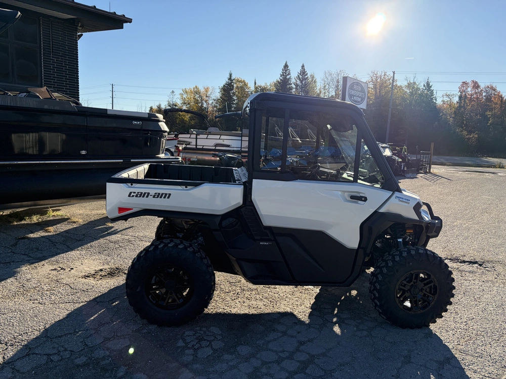 2026 Can-am Defender Limited Hd11