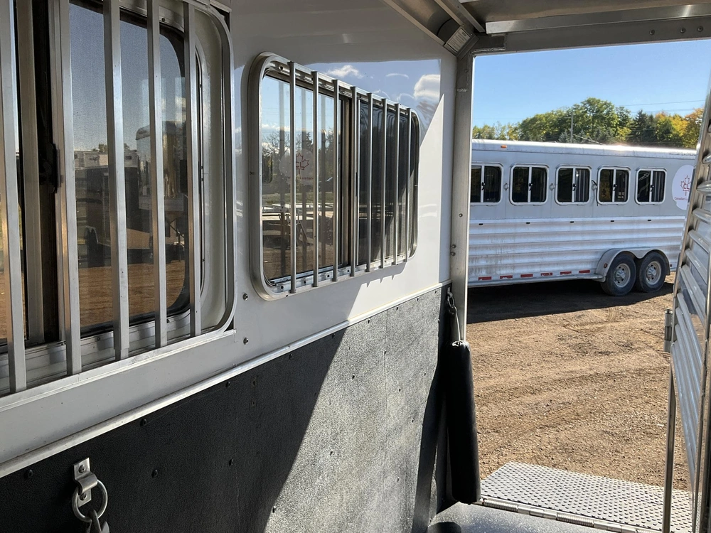 2011 Featherlite 2 Horse Straight Load 6'6"x11 Model 9407 Aluminum Horse Trailer alt