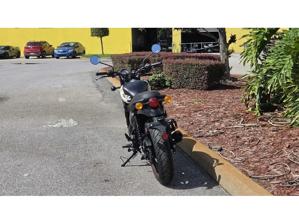 2027 Royal Enfield Hunter 350 Tokyo Black