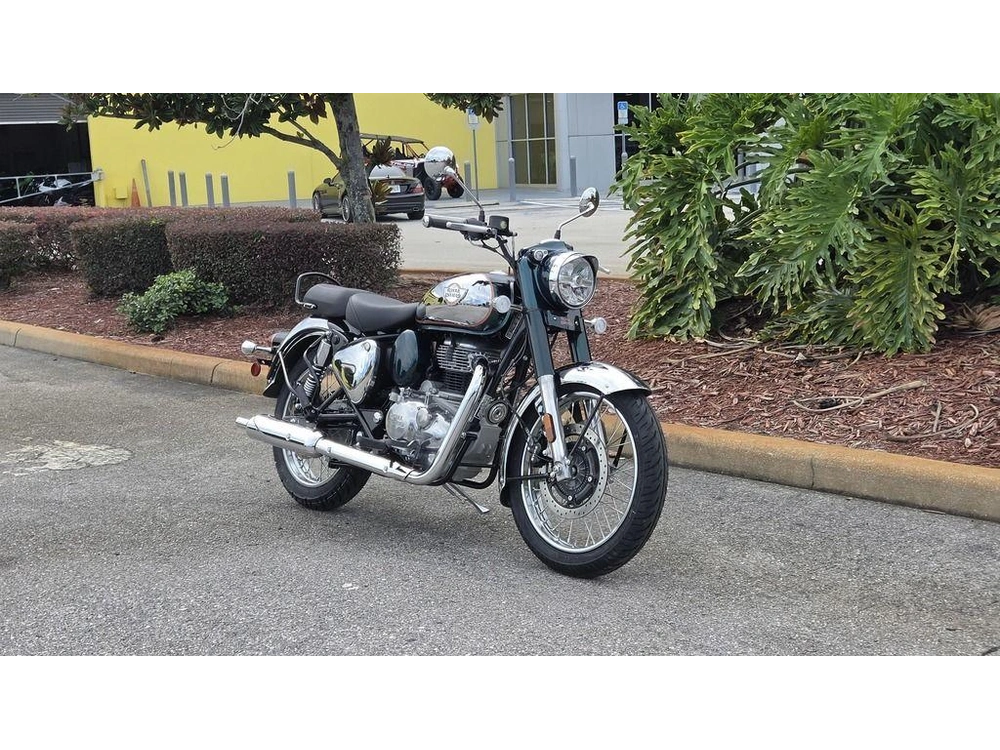 2027 Royal Enfield Classic 350 Emerald Green