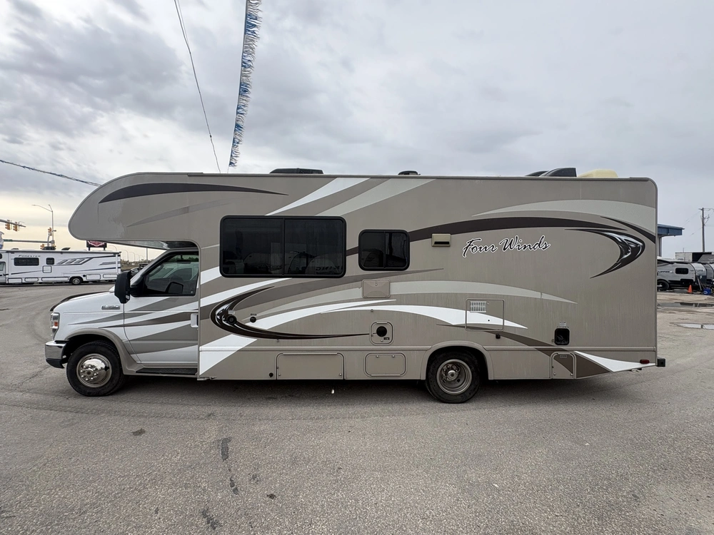 2014 Ford E-350 Four Winds 26a
