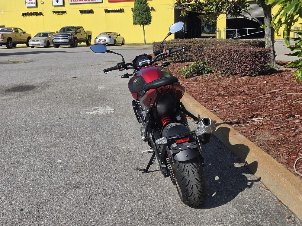 2026 Triumph Trident 800 Carnival Red