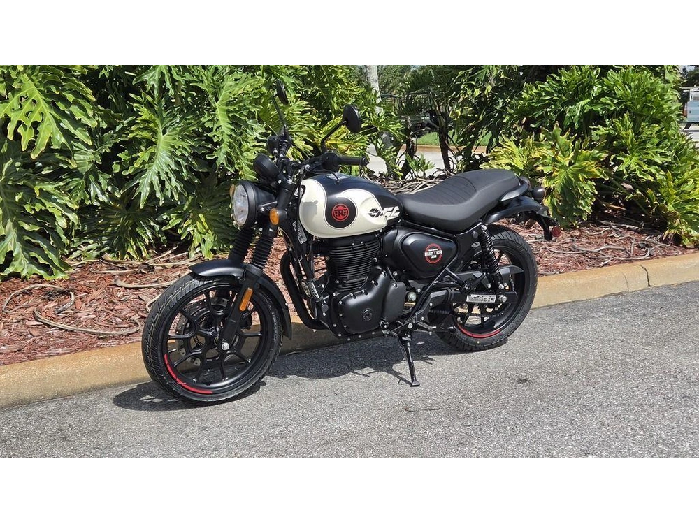 2027 Royal Enfield Hunter 350 Tokyo Black