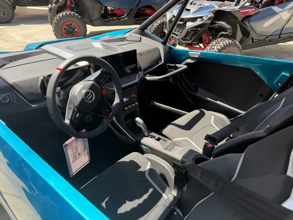 Cfmoto Zforce Z10-4 Côte-à-côte 4 Places Neuf Turbo - Financement 0% Disponible 2027