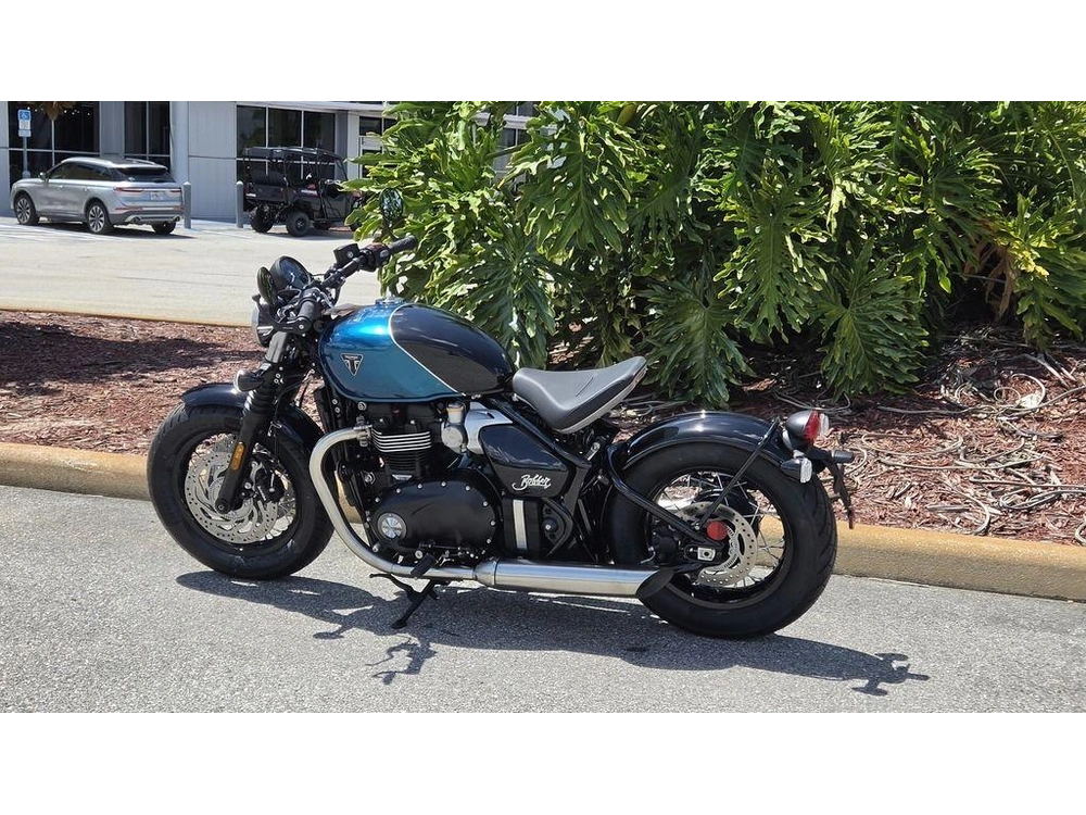 2026 Triumph Bonneville Bobber Interstellar Blue