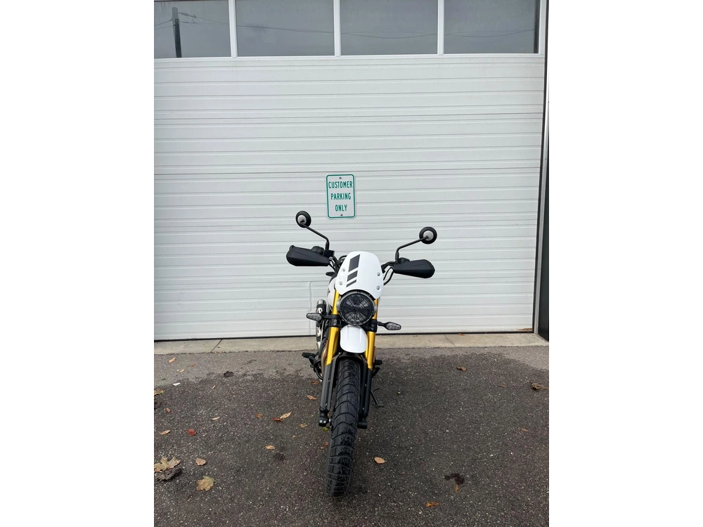2026 Triumph Scrambler 400 Xc alt