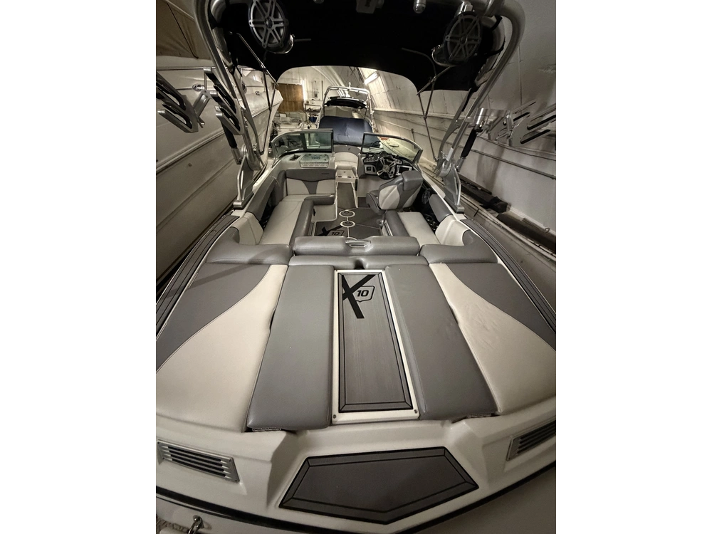 2016 Mastercraft X10