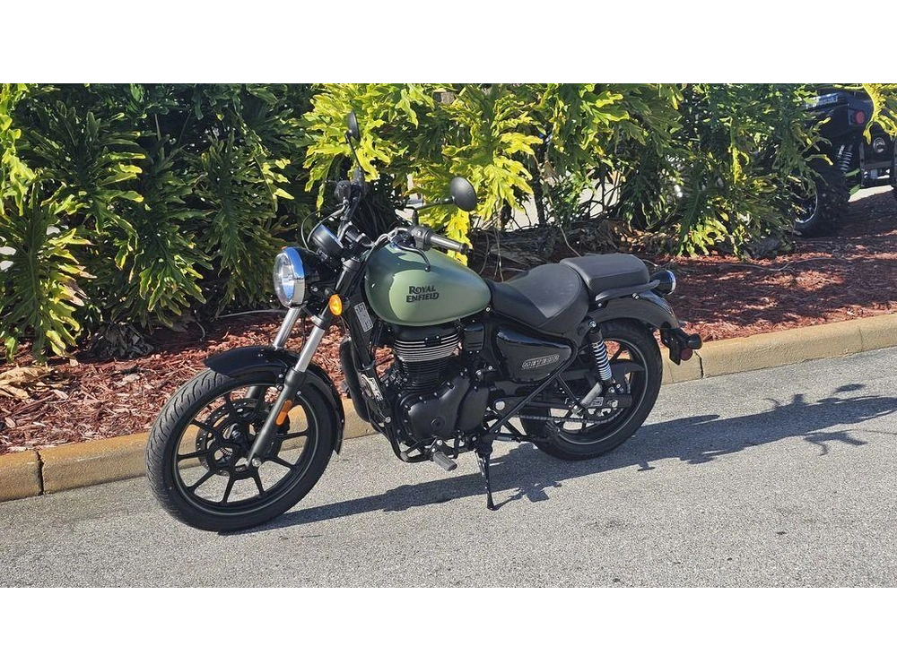 2024 Royal Enfield Meteor 350 Fireball Matte Green