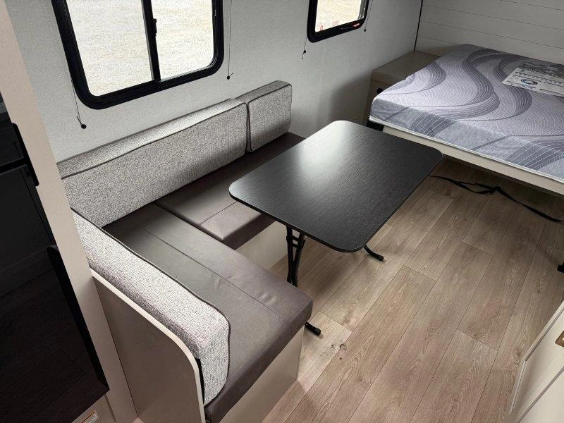 Jayco Jay Feather 17rbsl 2027