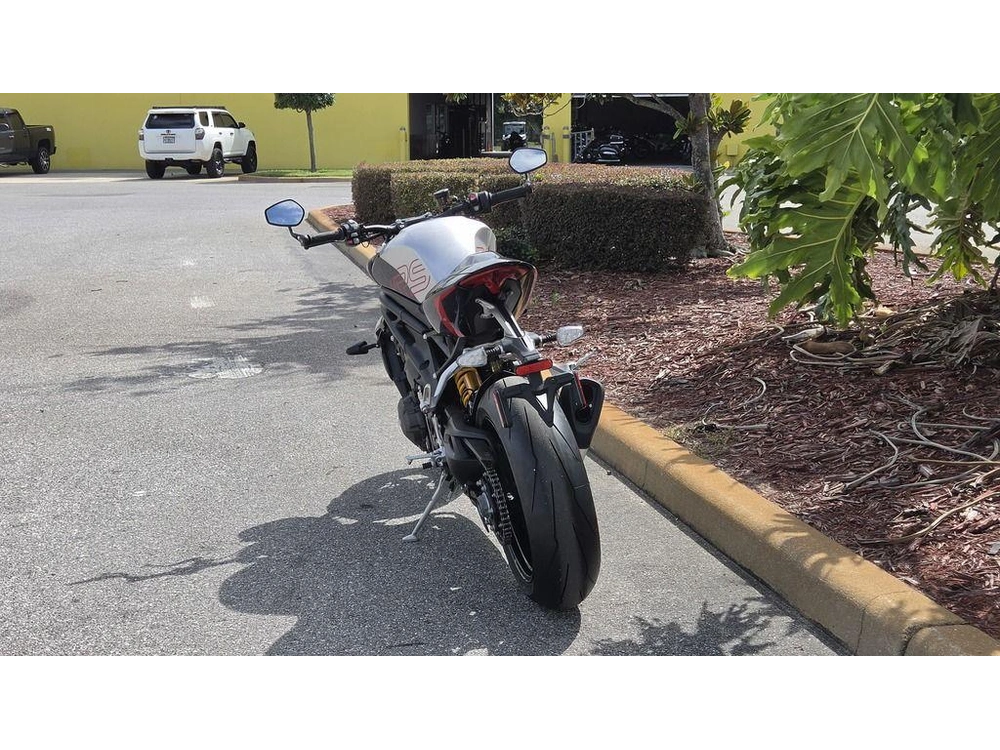 2026 Triumph Speed Triple 1200 Rs Granite/diablo Red