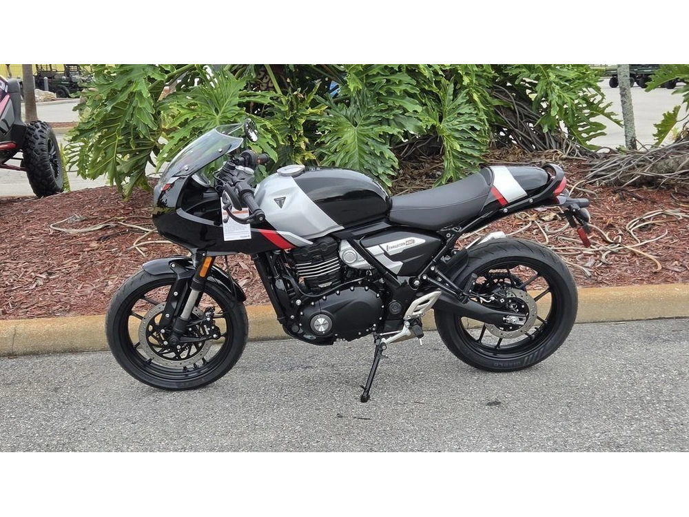 2026 Triumph Thruxton 400 Phantom Black / Aluminium Silver