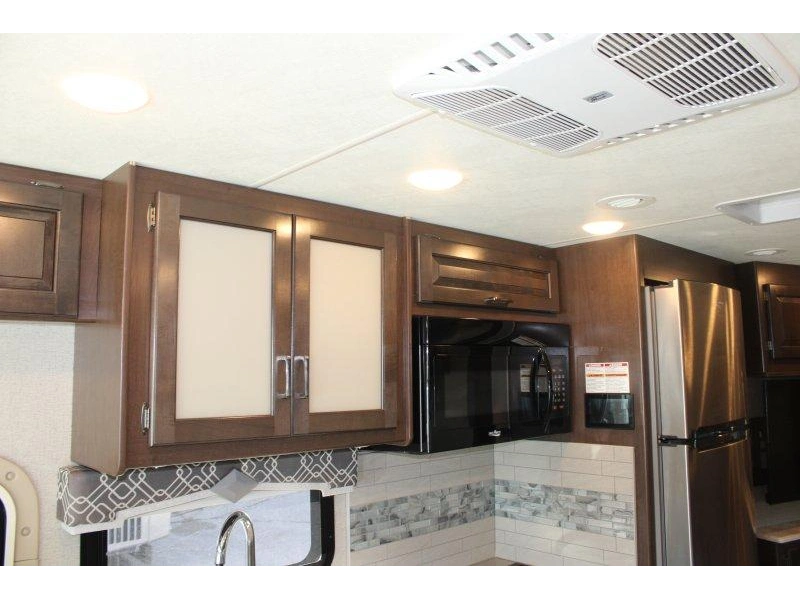 2020 Thor Motor Coach Hurricane 35m