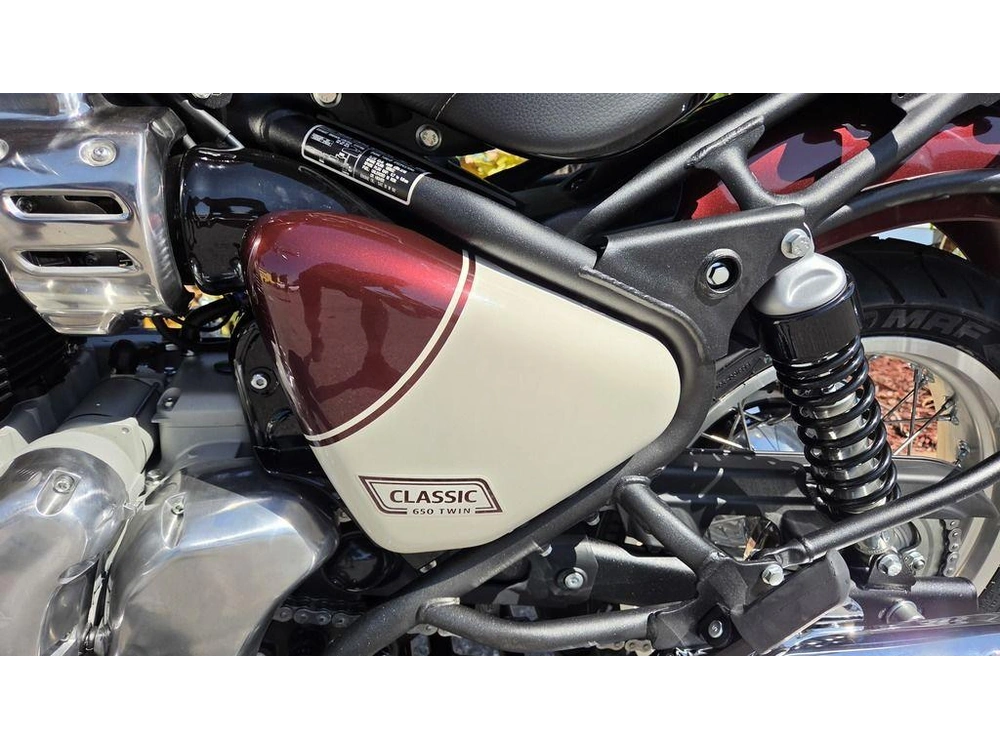 2026 Royal Enfield Classic 650 Vallam Red