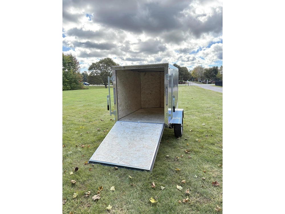 2027 Rhino Galvanized Enclosed 4' X 6' Sa Ramp