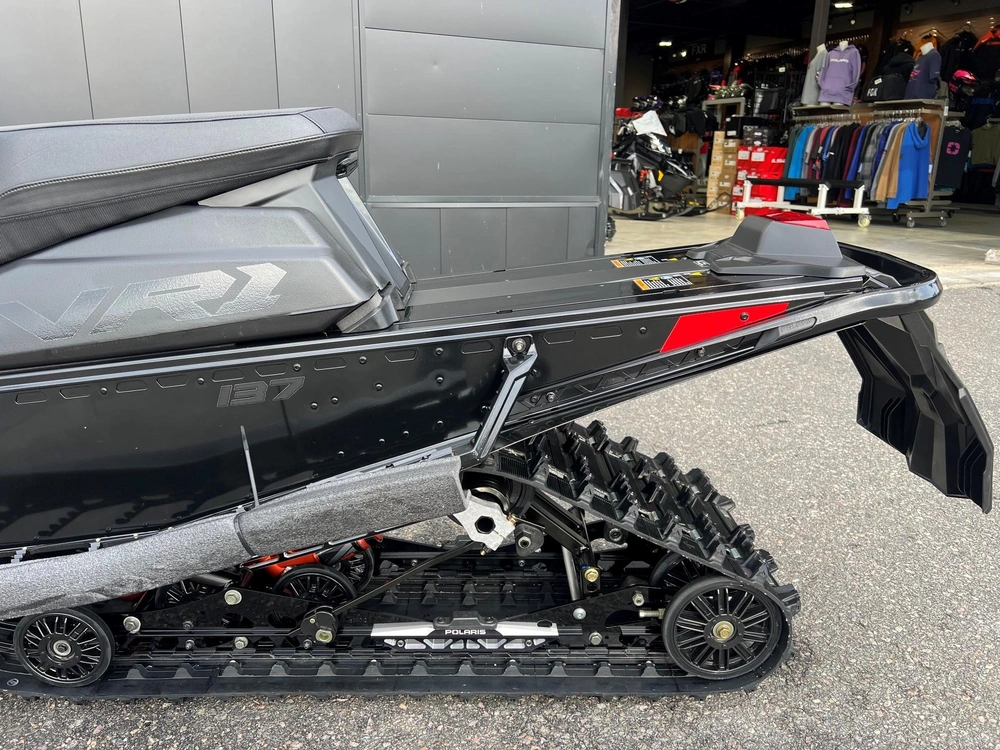 Polaris 9r Indy Vr1 Dynamix 137 2027 alt