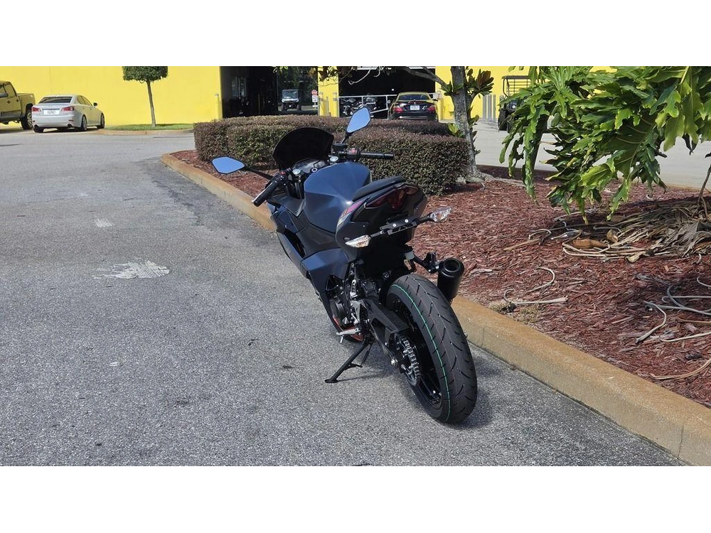 2026 Kawasaki Ninja® 500 Abs Metallic Matte Twilight Blue