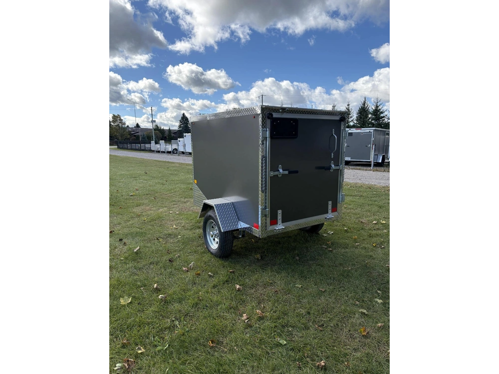 2027 Rhino Galvanized Enclosed 4' X 6' Sa Ramp
