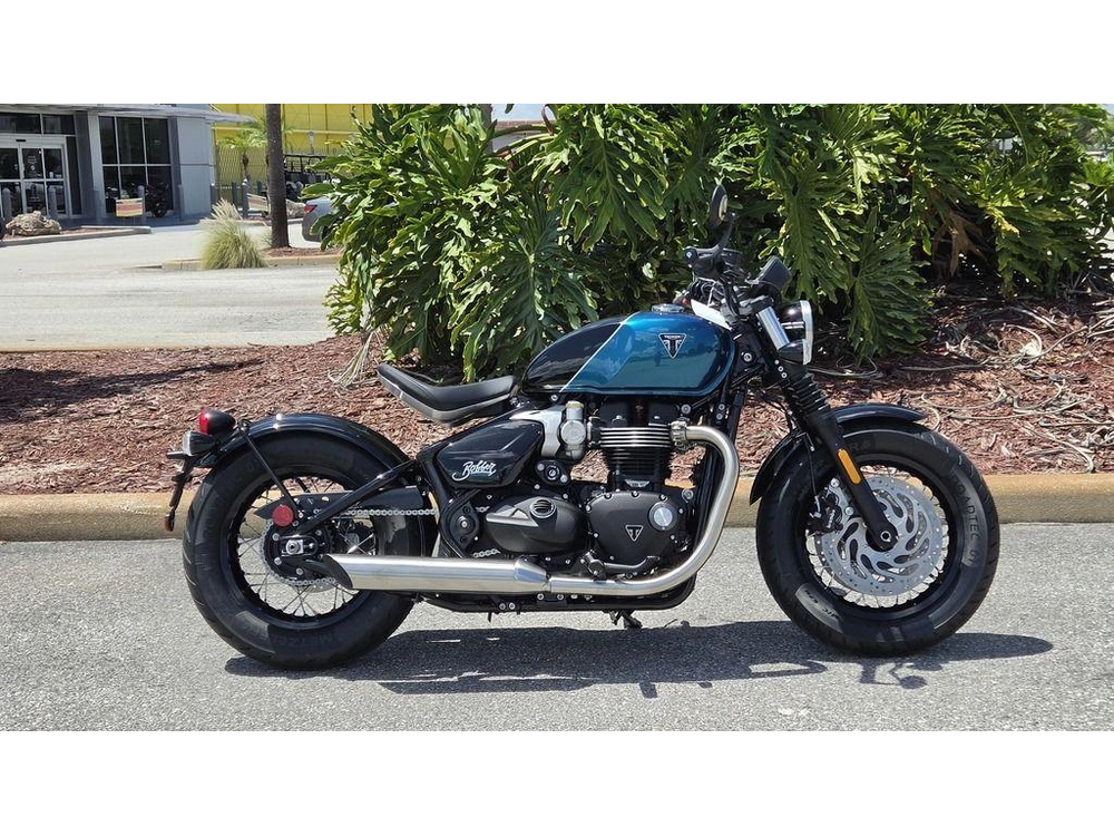 2026 Triumph Bonneville Bobber Interstellar Blue