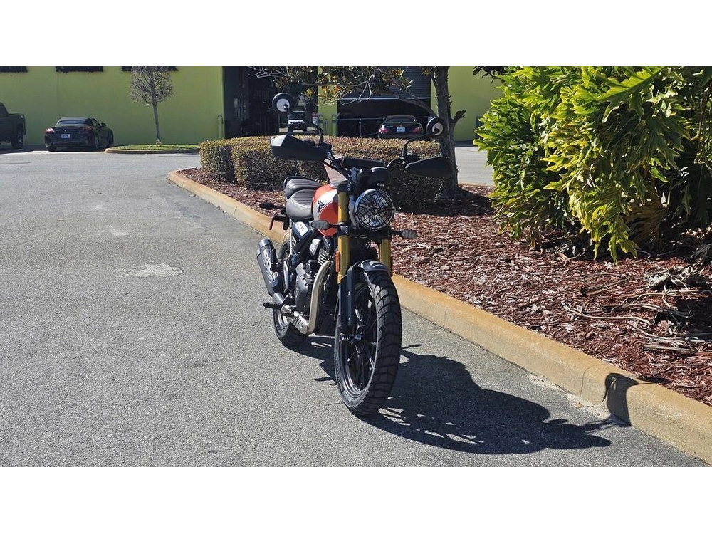 2026 Triumph Scrambler 400 X Baja Orange/aluminium