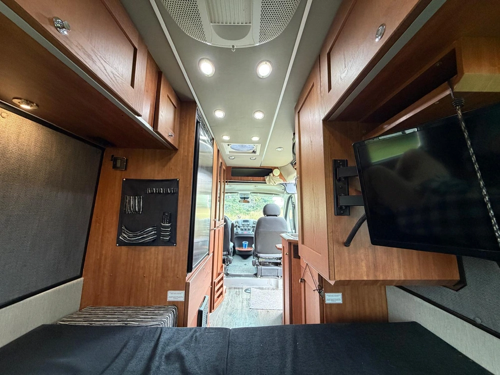 2018 Roadtrek Simplicity Srt