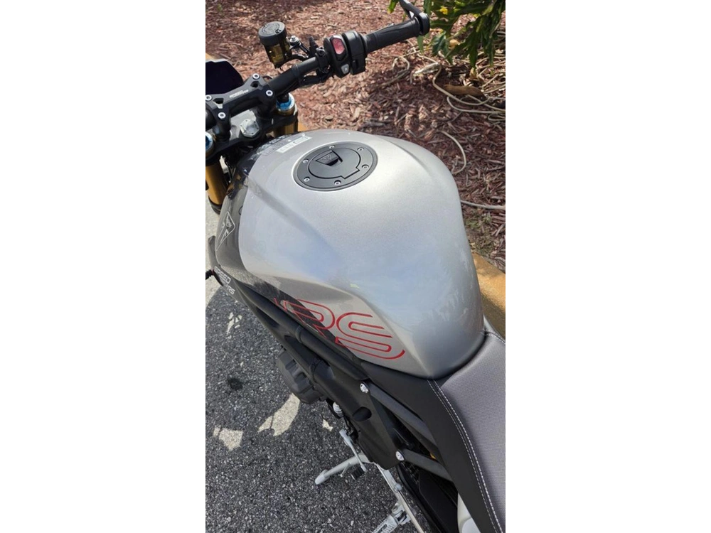 2026 Triumph Speed Triple 1200 Rs Granite/diablo Red
