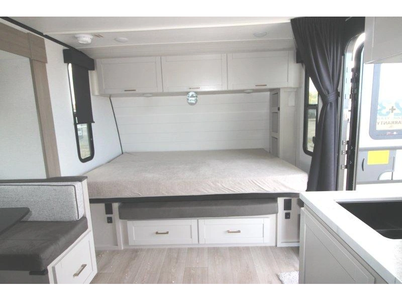 2027 Jayco Jay Feather 19mbs