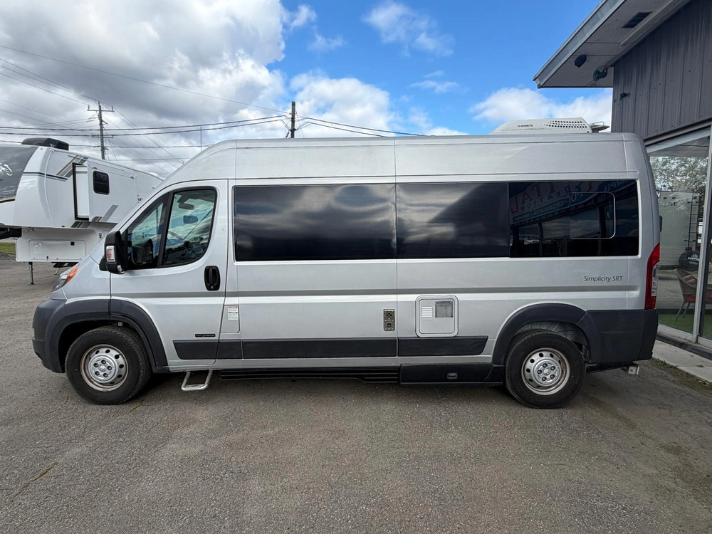 2018 Roadtrek Simplicity Srt