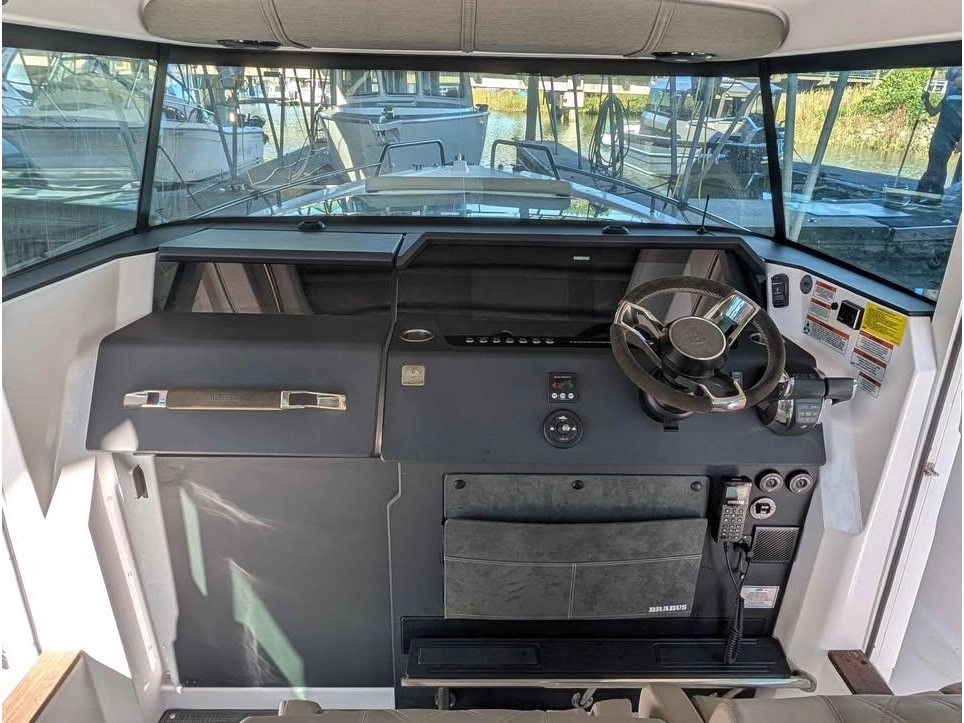 2022 Axopar 37 Cross Cabin Cross Cabin alt
