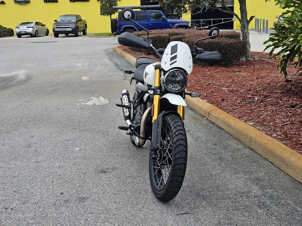 2026 Triumph Scrambler 400 Xc Vanilla White