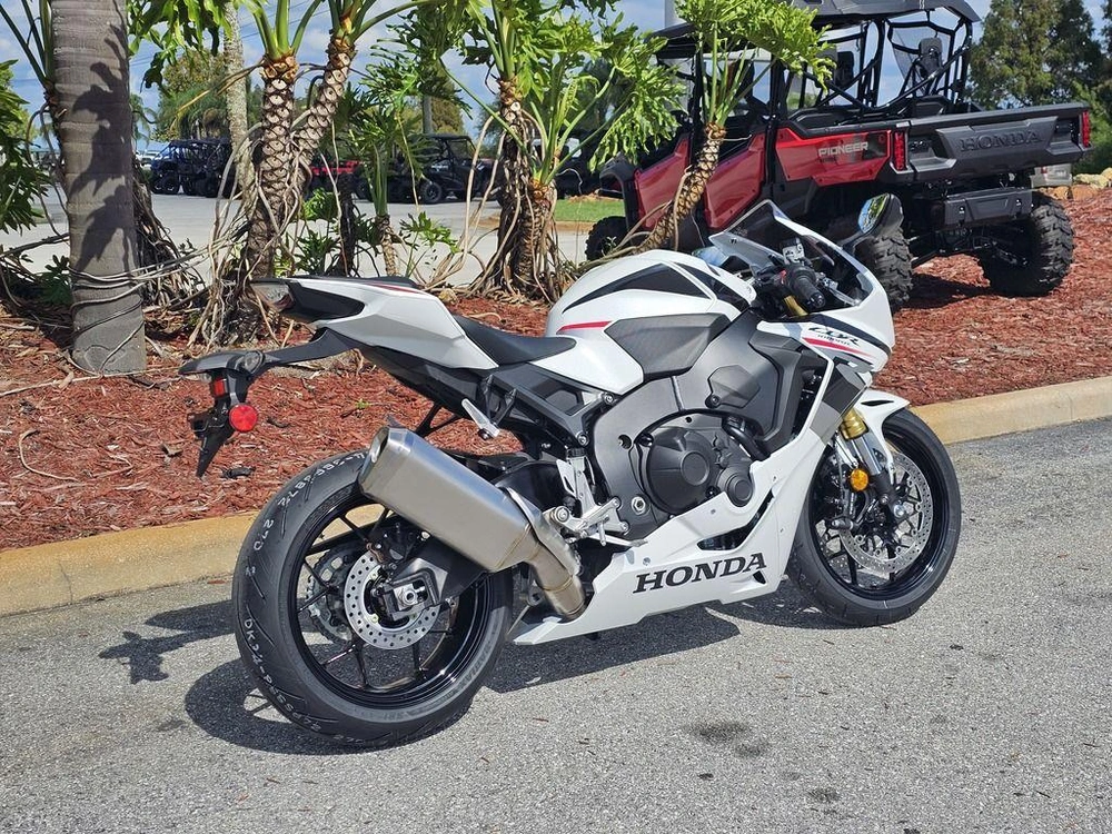 2027 Honda Cbr1000rr