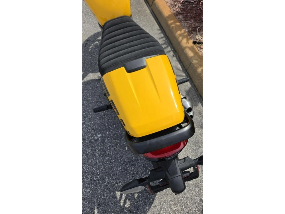 2026 Triumph Tracker 400 Racing Yellow