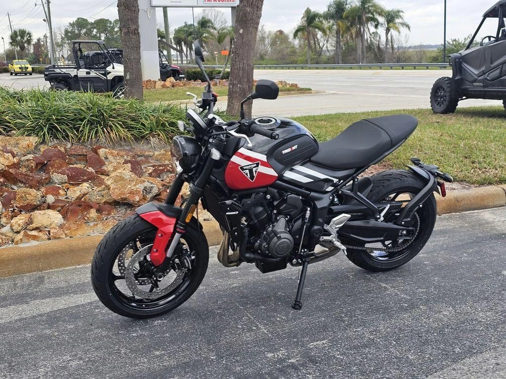 2025 Triumph Trident 660 Diablo Red/sapphire Black