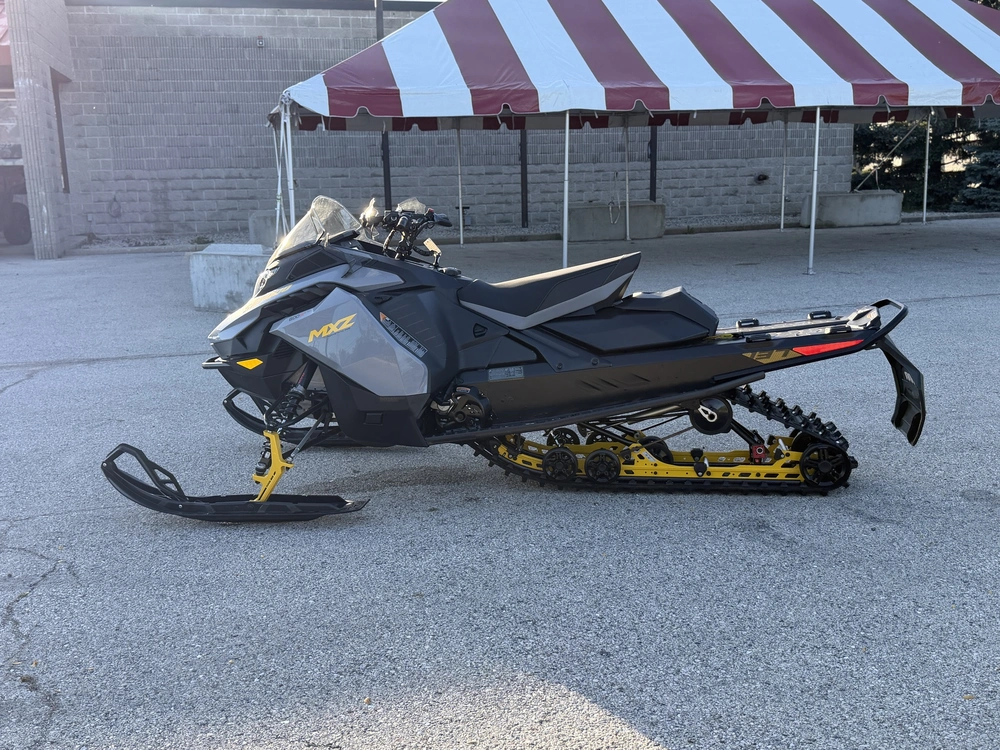 2026 Ski-doo Mxz Adrenaline 600r E-tec 137 Grey