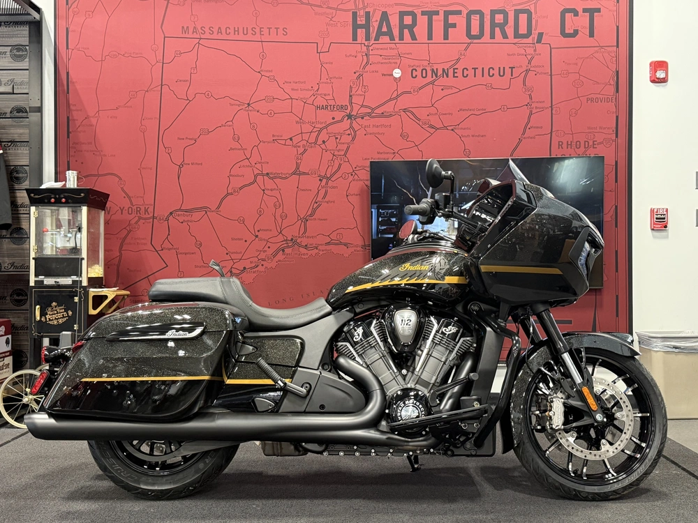 2026 Indian Motorcycle Challenger Dark Horse 112