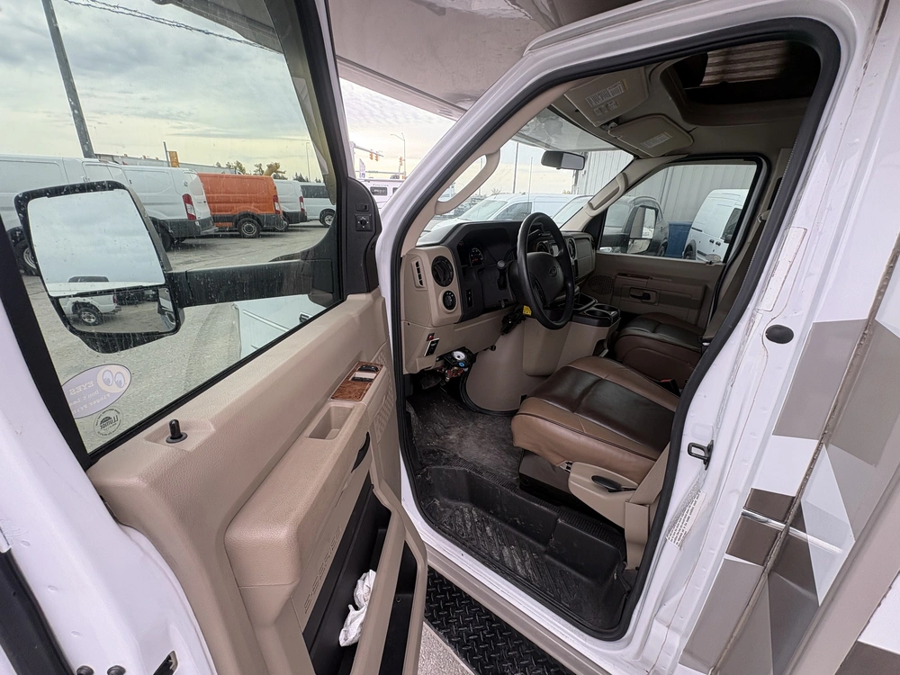 2014 Ford E-350 Four Winds 26a