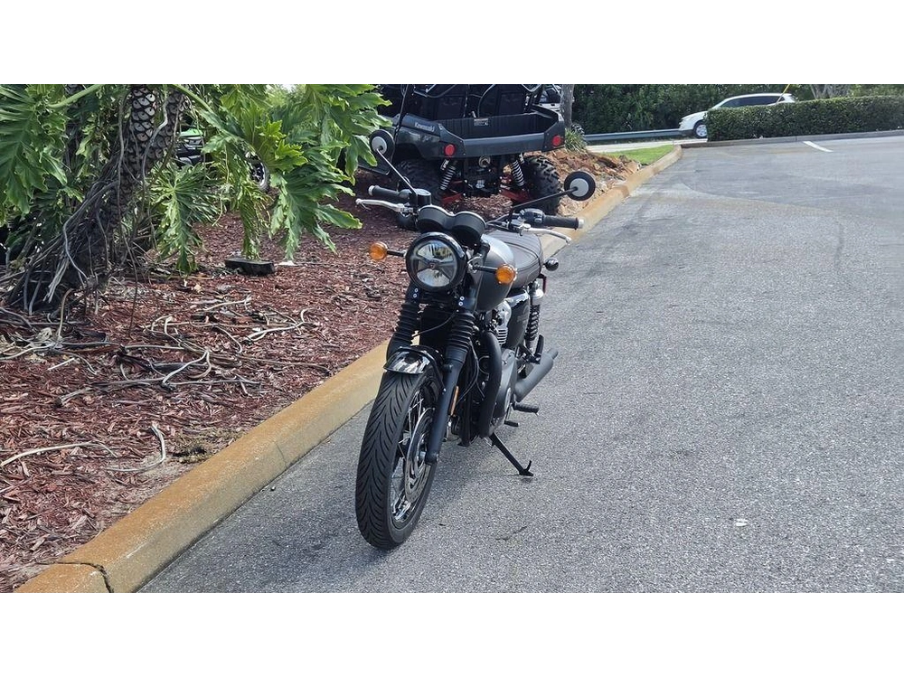 2026 Triumph Bonneville T120 Black Matt Silver Ice