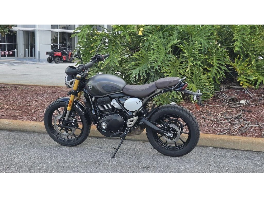 2027 Triumph Scrambler 400 X Matte Pewtergrey/matte Khaki Green