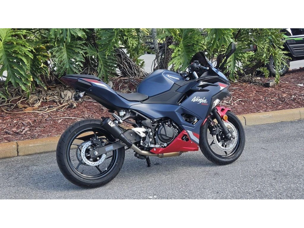 2026 Kawasaki Ninja® 500 Abs Metallic Matte Twilight Blue
