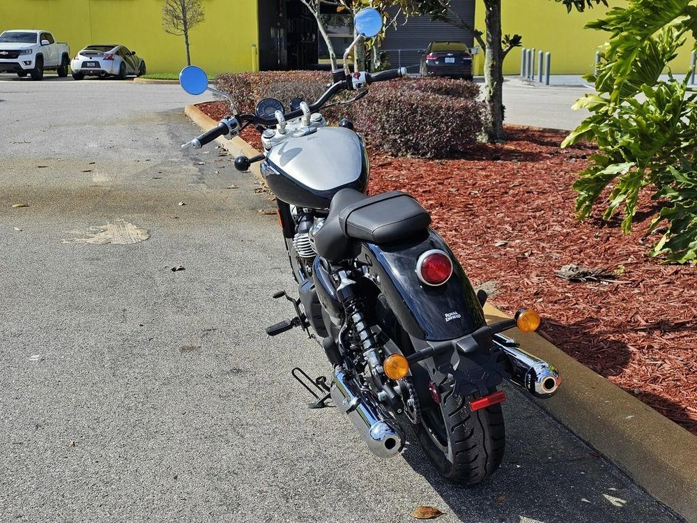 2024 Royal Enfield Super Meteor 650 Interstellar Grey