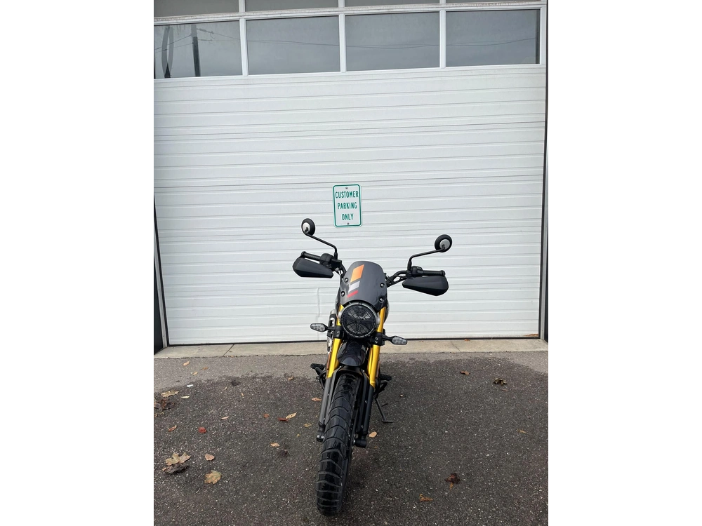 2026 Triumph Scrambler 400 Xc alt