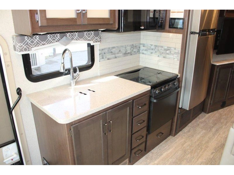 2020 Thor Motor Coach Hurricane 35m