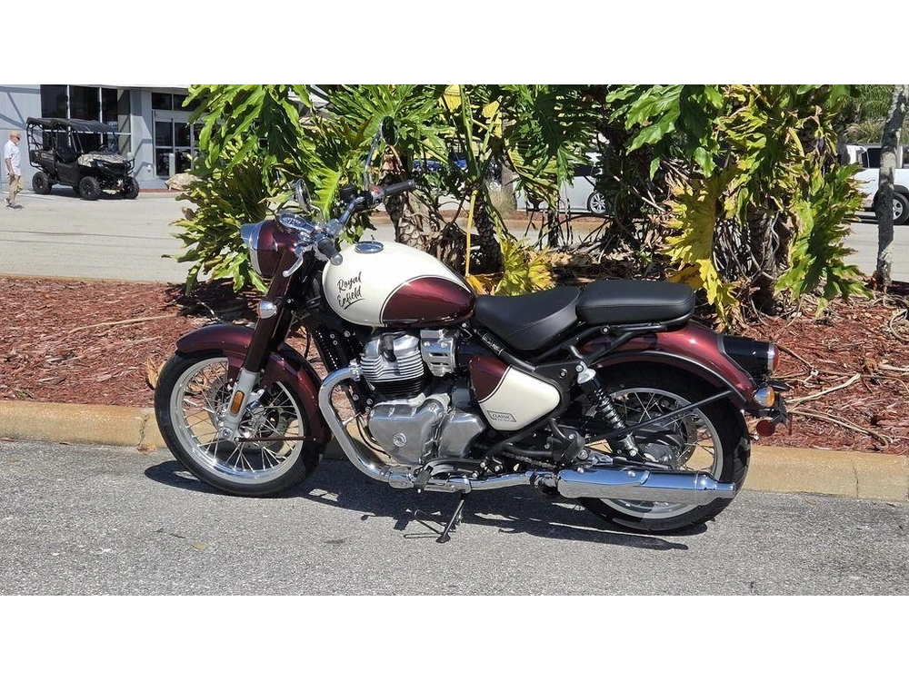 2026 Royal Enfield Classic 650 Vallam Red