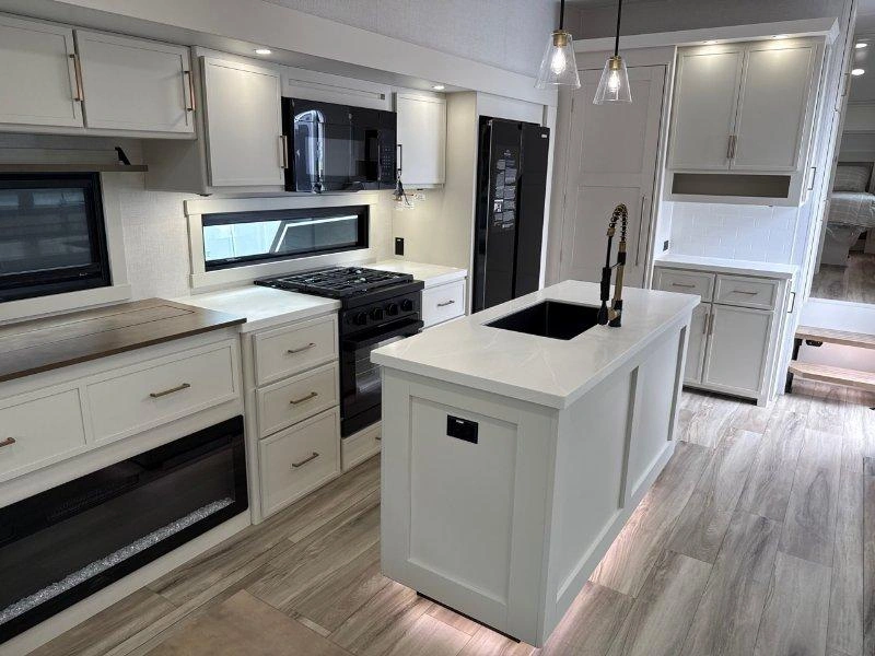 2027 Brinkley Model Z Z2900