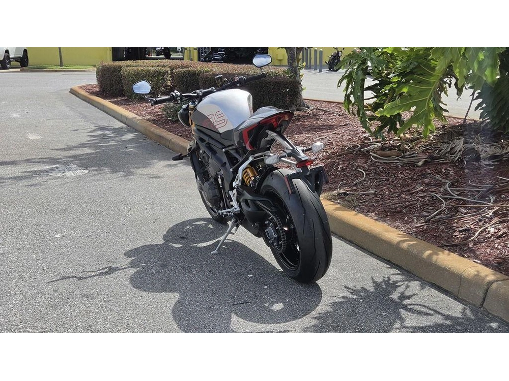 2026 Triumph Speed Triple 1200 Rs Granite/diablo Red