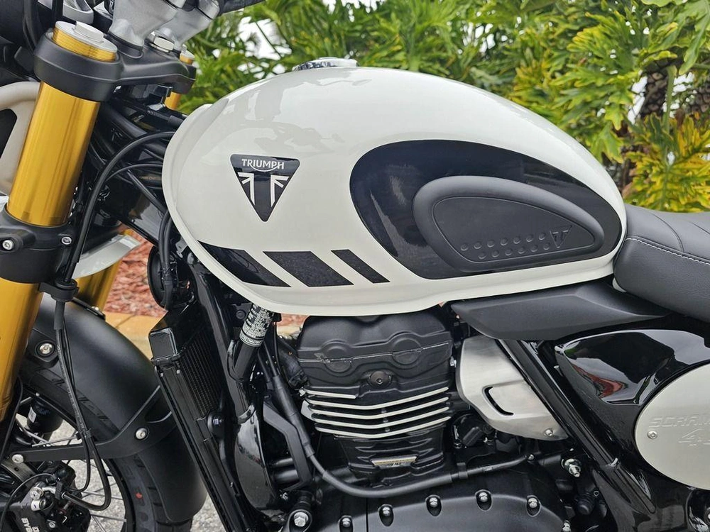 2026 Triumph Scrambler 400 Xc Vanilla White