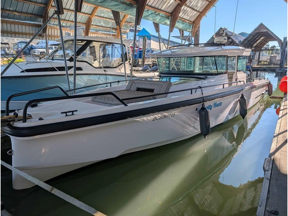 2022 Axopar 37 Cross Cabin Cross Cabin alt