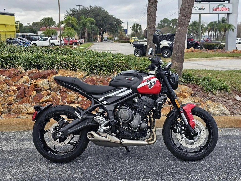 2025 Triumph Trident 660 Diablo Red/sapphire Black