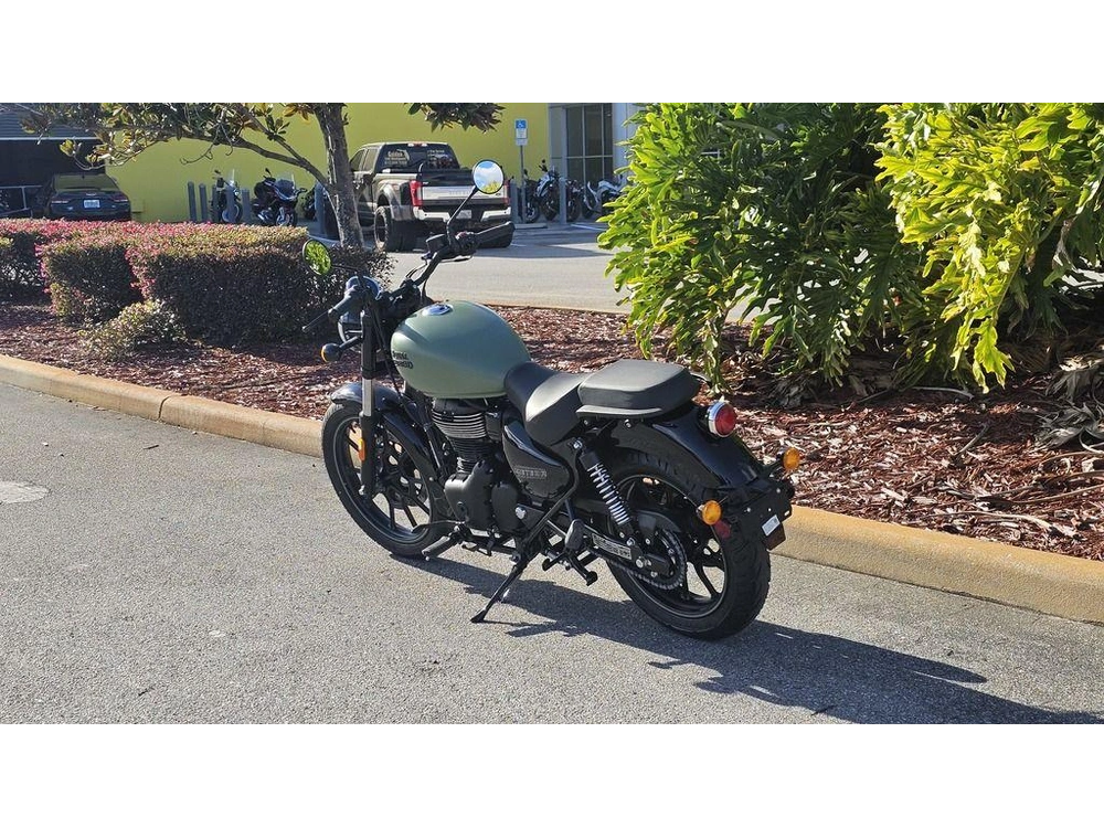 2024 Royal Enfield Meteor 350 Fireball Matte Green