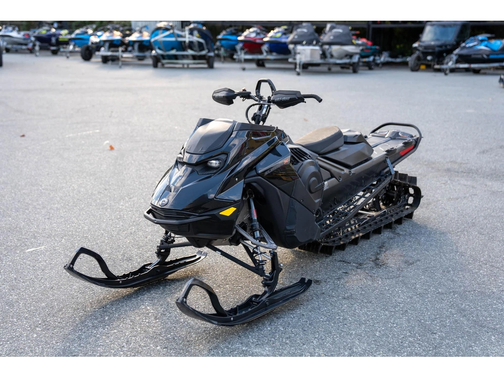 2026 Ski-doo Summit X 154 3" 850 Etec 10.25 Screen With Shot (black)