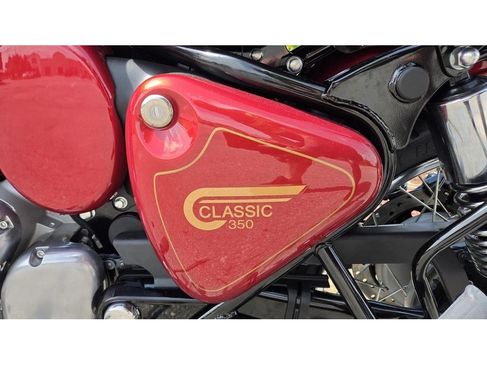 2027 Royal Enfield Classic 350 Madras Red